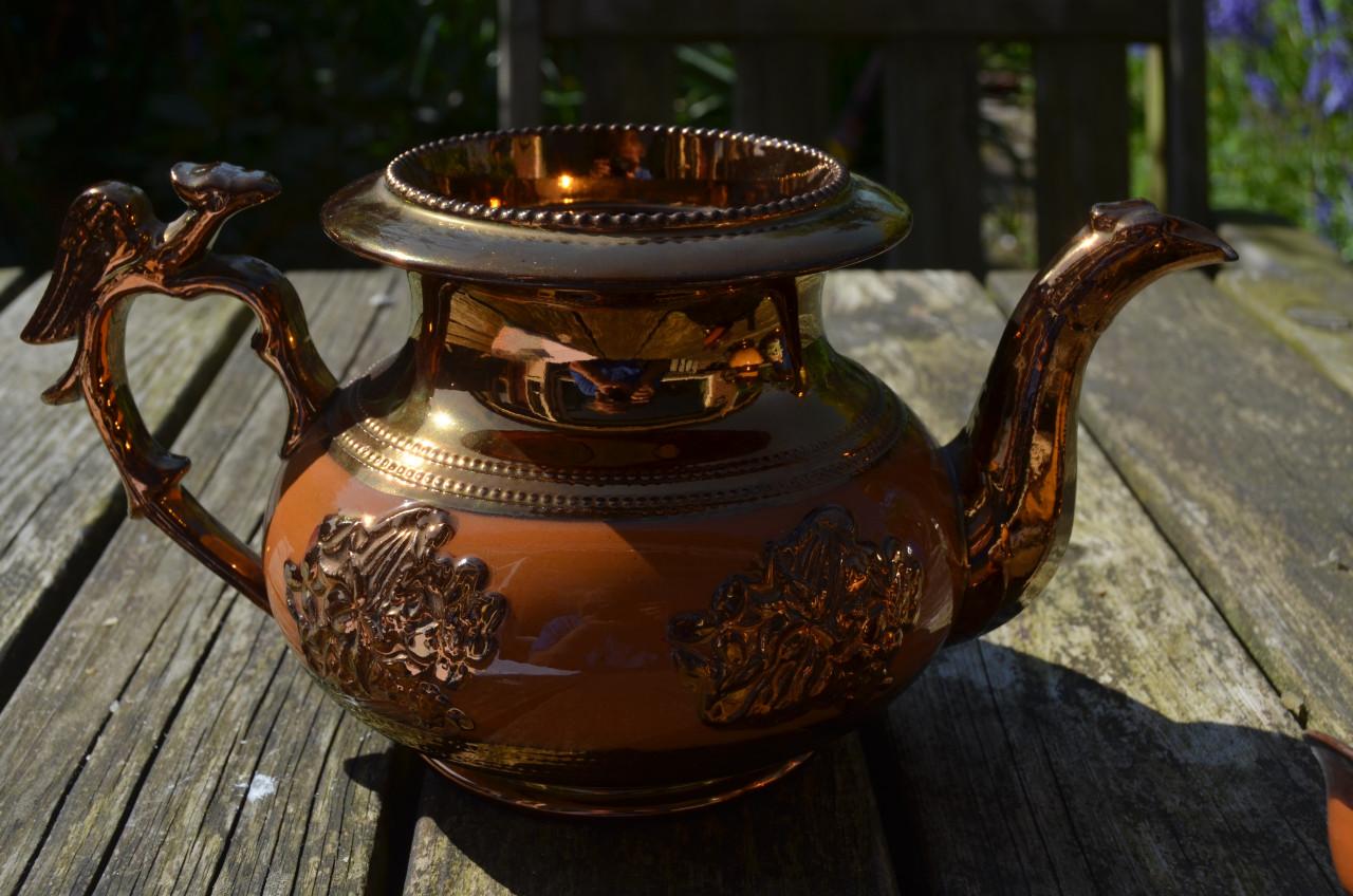 Goudsteen Staffordshire ca. 1850 Koffiepot