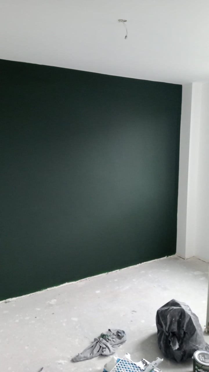 Schilder of Stukadoor nodig? BEL: 06-42810770