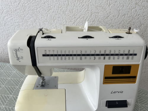 Naaimachine  merk Lervia