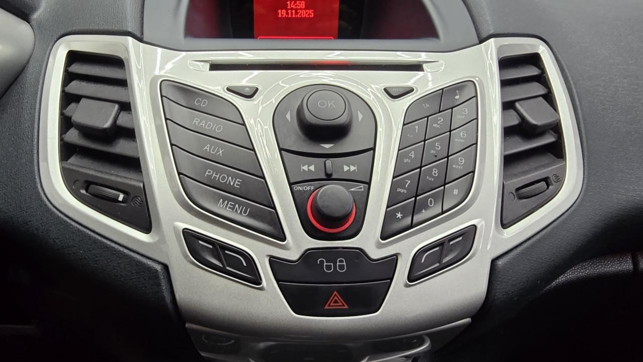 Zeer mooie Ford Fiesta 1.4 Titanium Bouwjaar: 2012