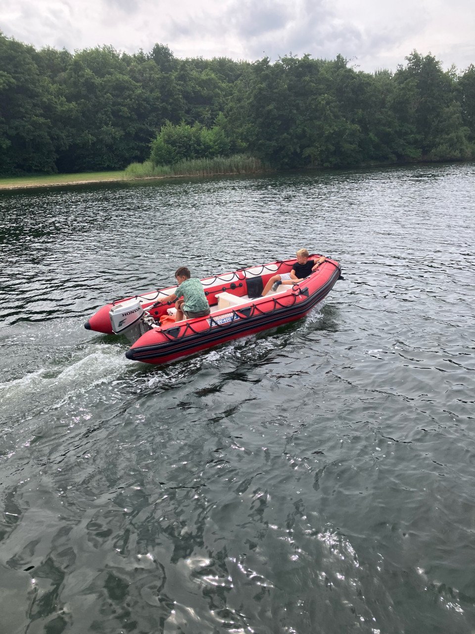 Rhib narwal sv-400 met 6 pk honda 4 takt.