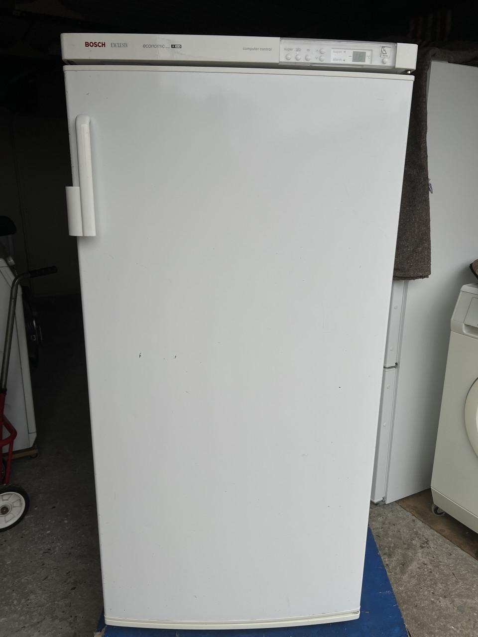 Bosch vrieskast 135x65x65 cm. Inhoud vriezer 220 liter