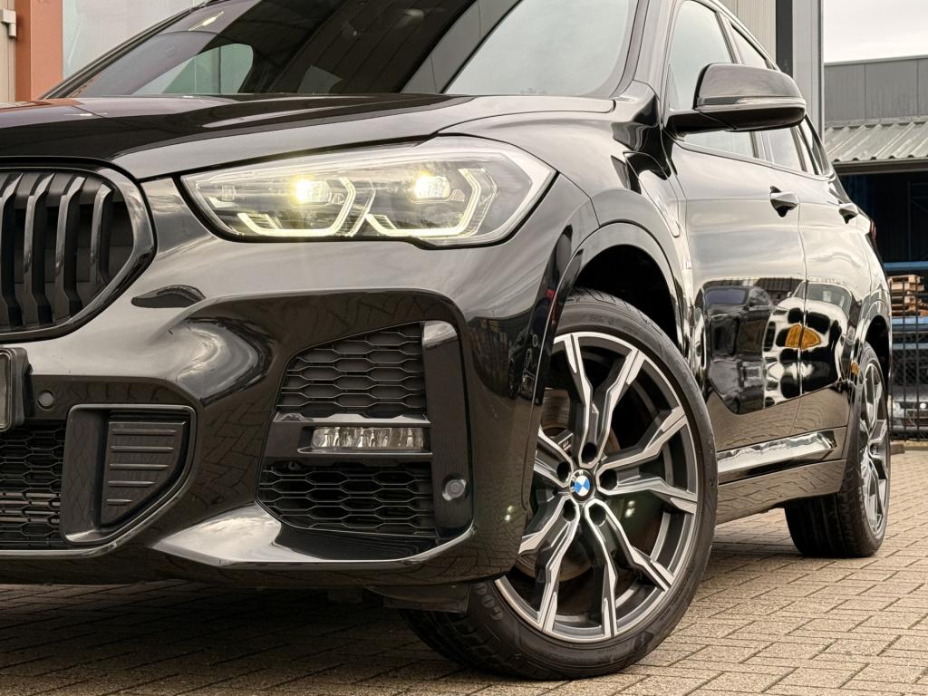 BMW X1 xdrive25e high executive m-sport | led | afn trekhaak | stoelverwarm