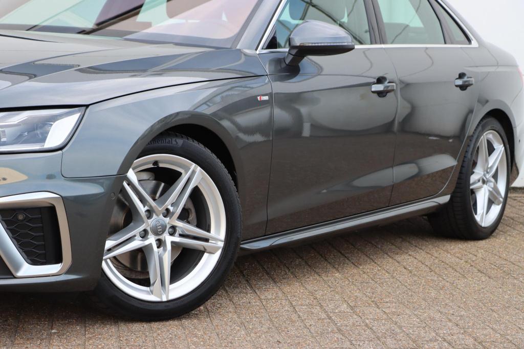 Audi A4 limousine 35 tfsi launch edition s-line 150pk s-tronic | pano | hud