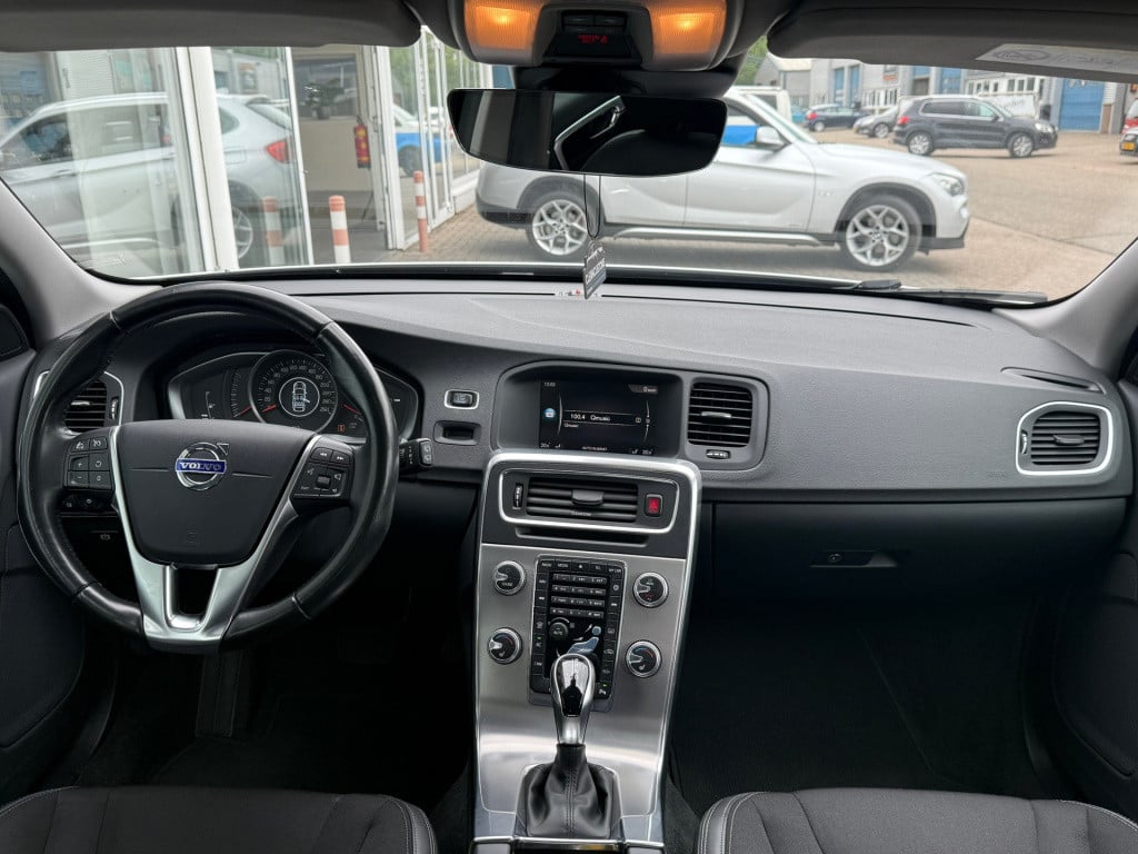 Volvo V60 1.5 t2 momentum