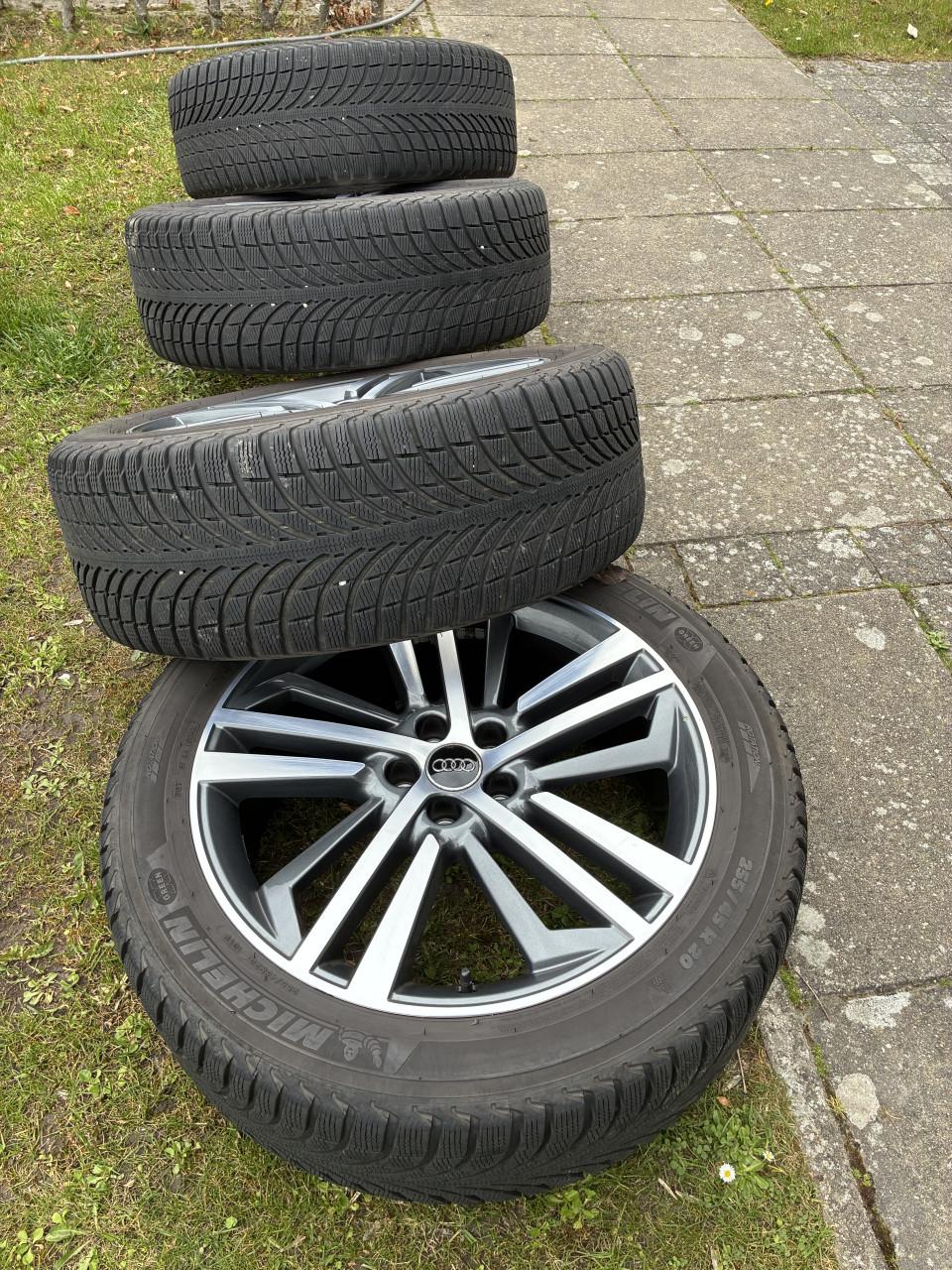 Winterbanden Michelin 255/45/r20 op originele Audi Q5 SQ5 velgen