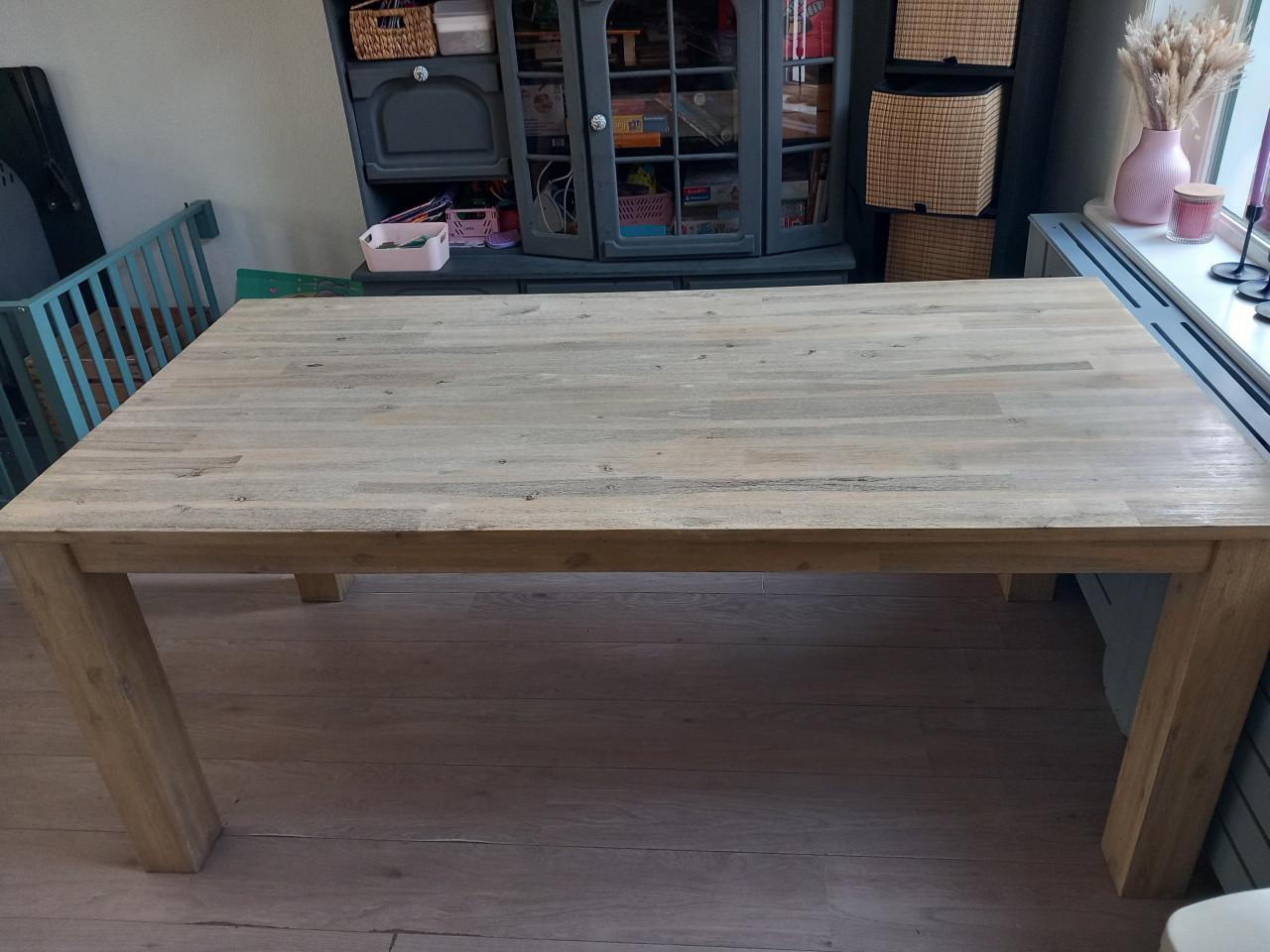 Leuke eettafel / knutseltafel