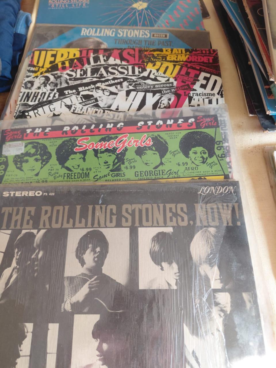 220 LPs  VERKOCHT