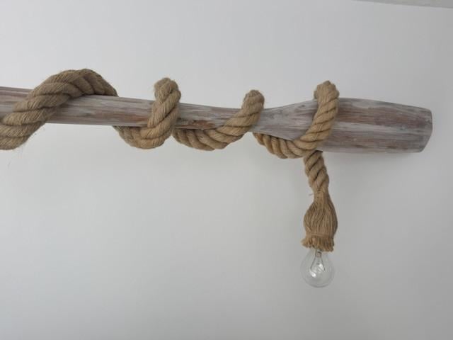 2 decoratieve touwlampen + 2 authentieke houten roeiriemen (white wash)