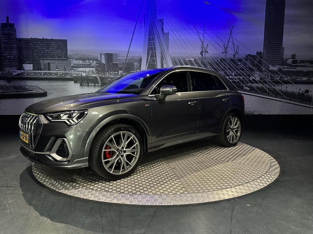 Audi Q3 35 tfsi s edition *pano*camera*trekhaak*