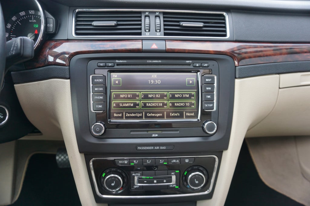 Skoda Superb combi 3.6 fsi elegance 4x4 business line automaat - climate / 