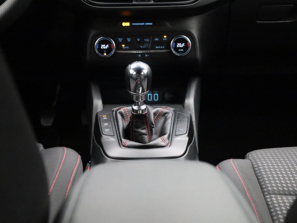 Ford Focus wagon 1.0 ecoboost hybrid st line business | lage km stand | nav