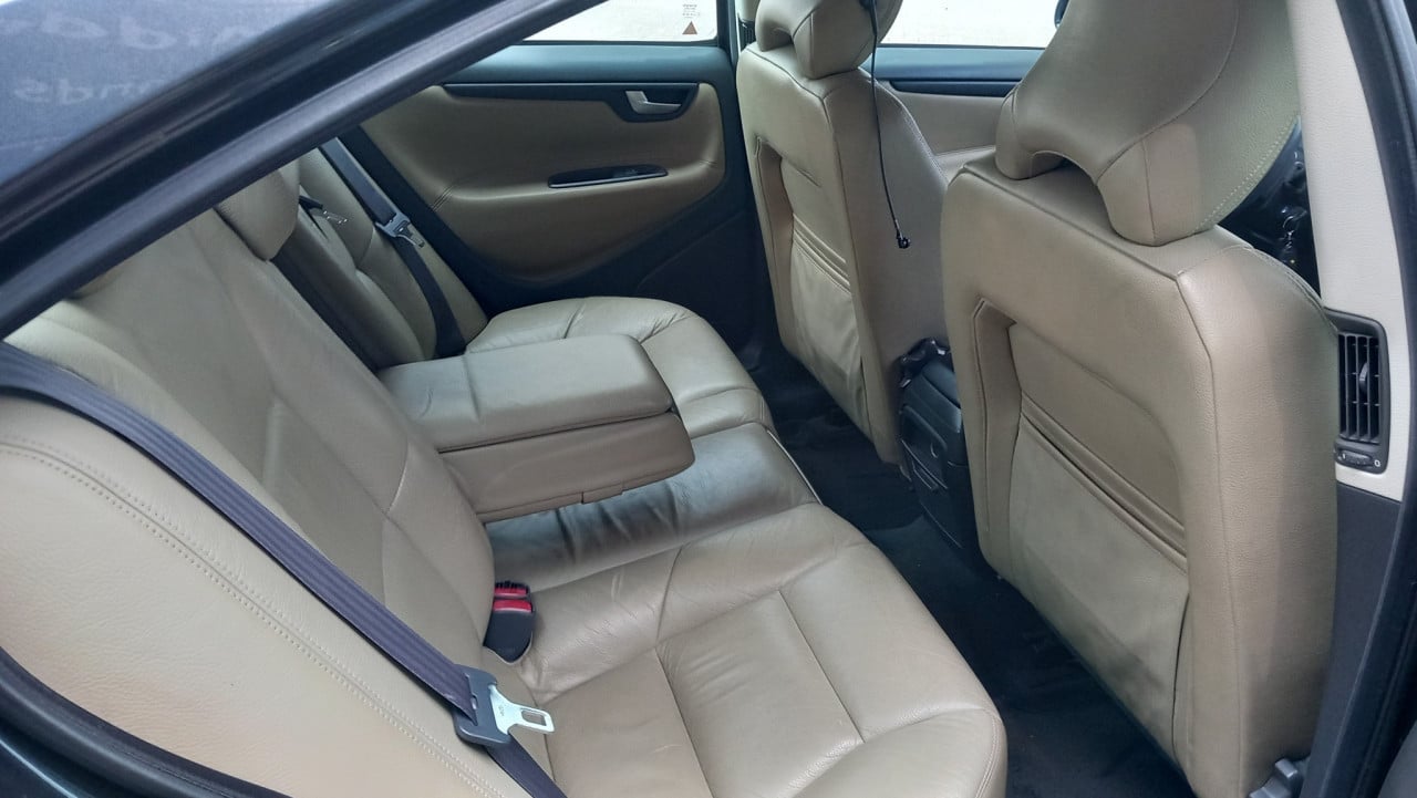 Volvo S60 2.4 170 pk Edition bj:2001 airco lm-velgen i.z.g.st apk 2026 !!