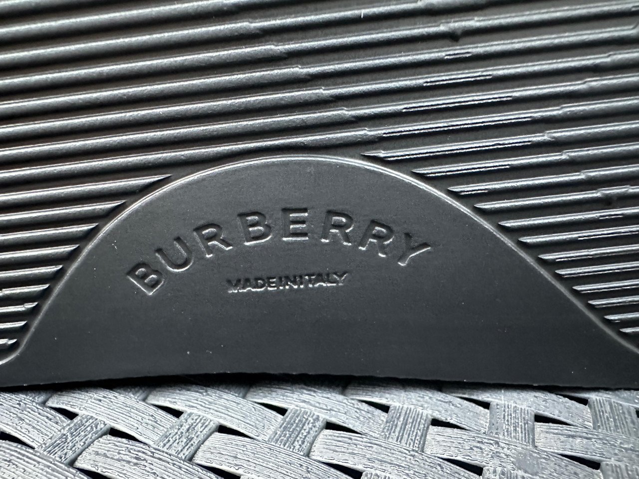 Burberry slippers