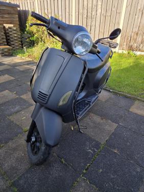 La Souris snorscooter blauw kenteken