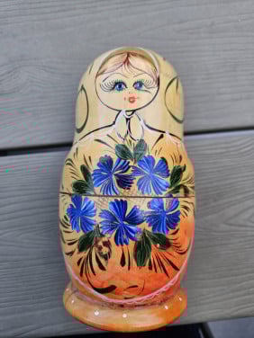 Heel groot vintage 7 delig matroesjka's set, met de hand geschilderd