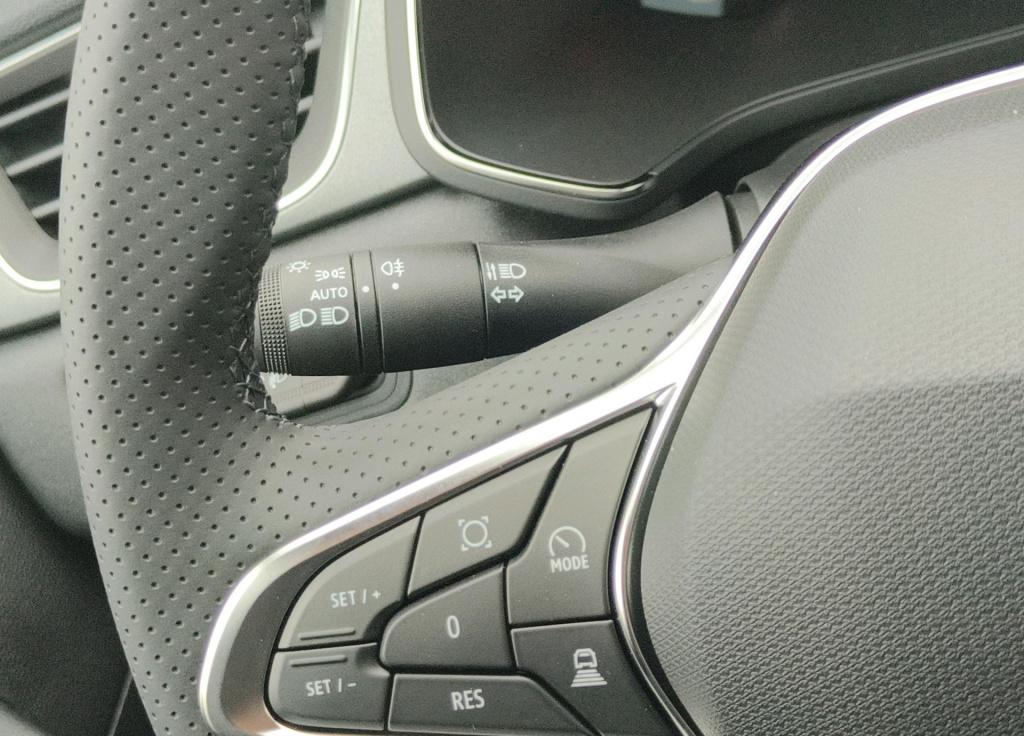 Renault Captur 1.8 e-tech full hybrid 160 techno - two-tone kleurstelling