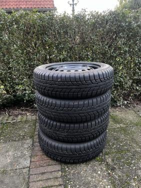 Velgen met winterbanden