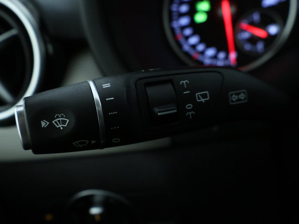 Mercedes-Benz B-Klasse 180 ambition | panoramadak | memory stoel | climate 