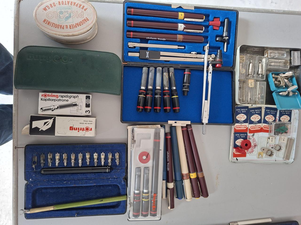 Diverse Rootring tekenpennen met hulpmiddelen