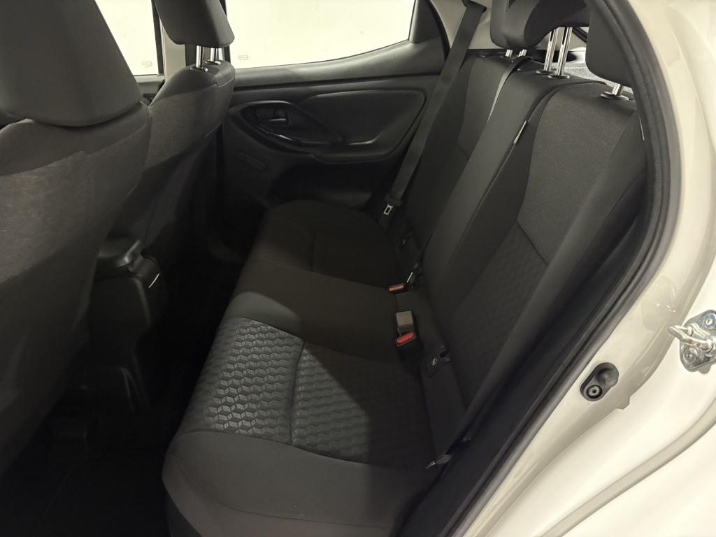 Toyota Yaris 1.5 hybrid active| stoel+ stuur verw| adap.cruise| camera