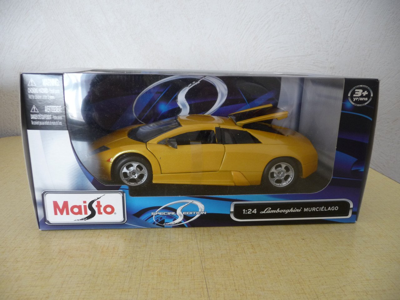 Lamborghini's 1/24 Gallardo Aventador Bburago Maisto