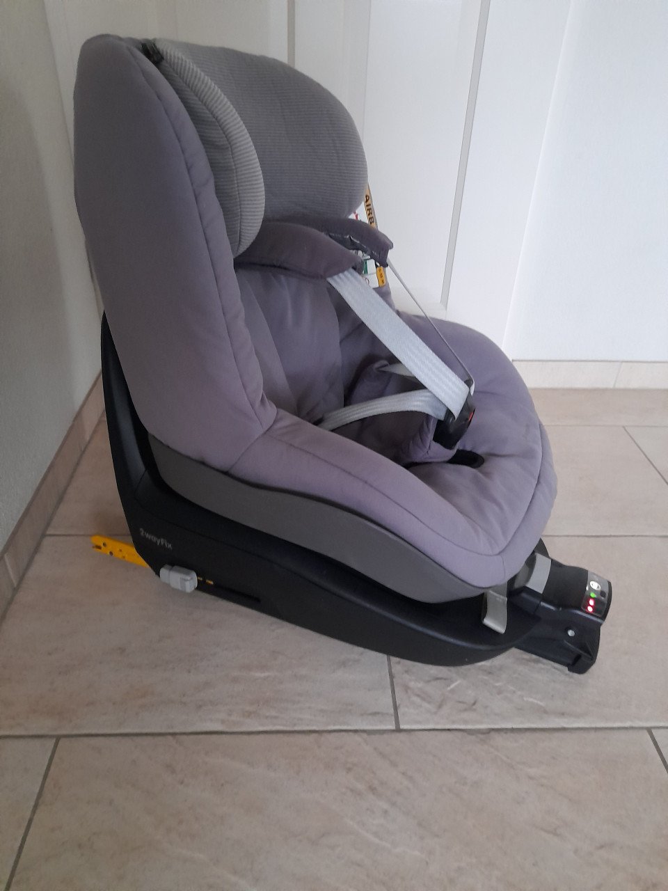 Maxi Cosi Pebble Plus + 2Way Pearl + Isofix base 2wayFix