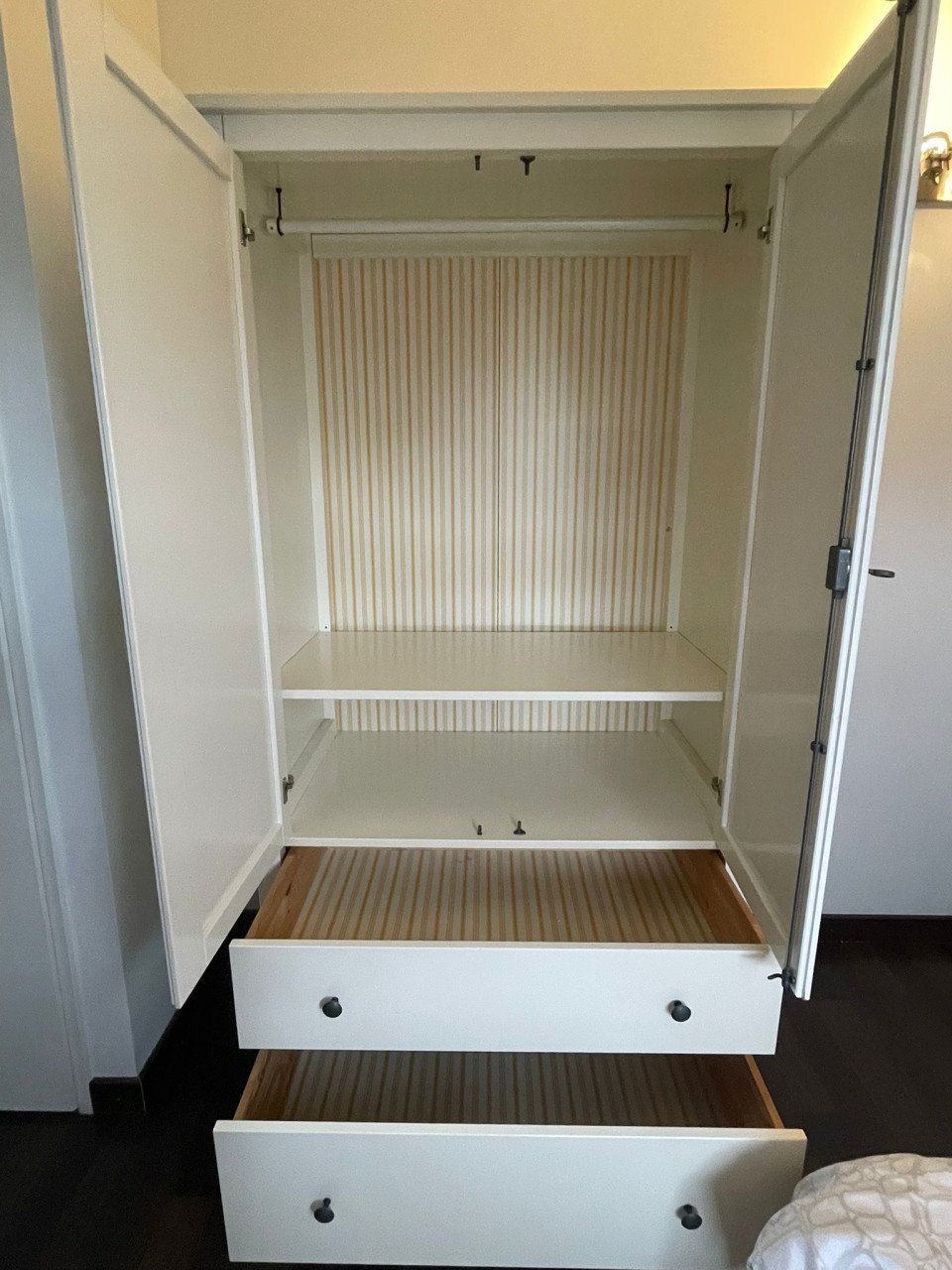 Gereserveerd / IKEA kledingkast Hemnes