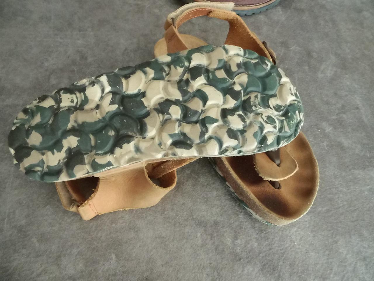 Develab sandalen maat 31.