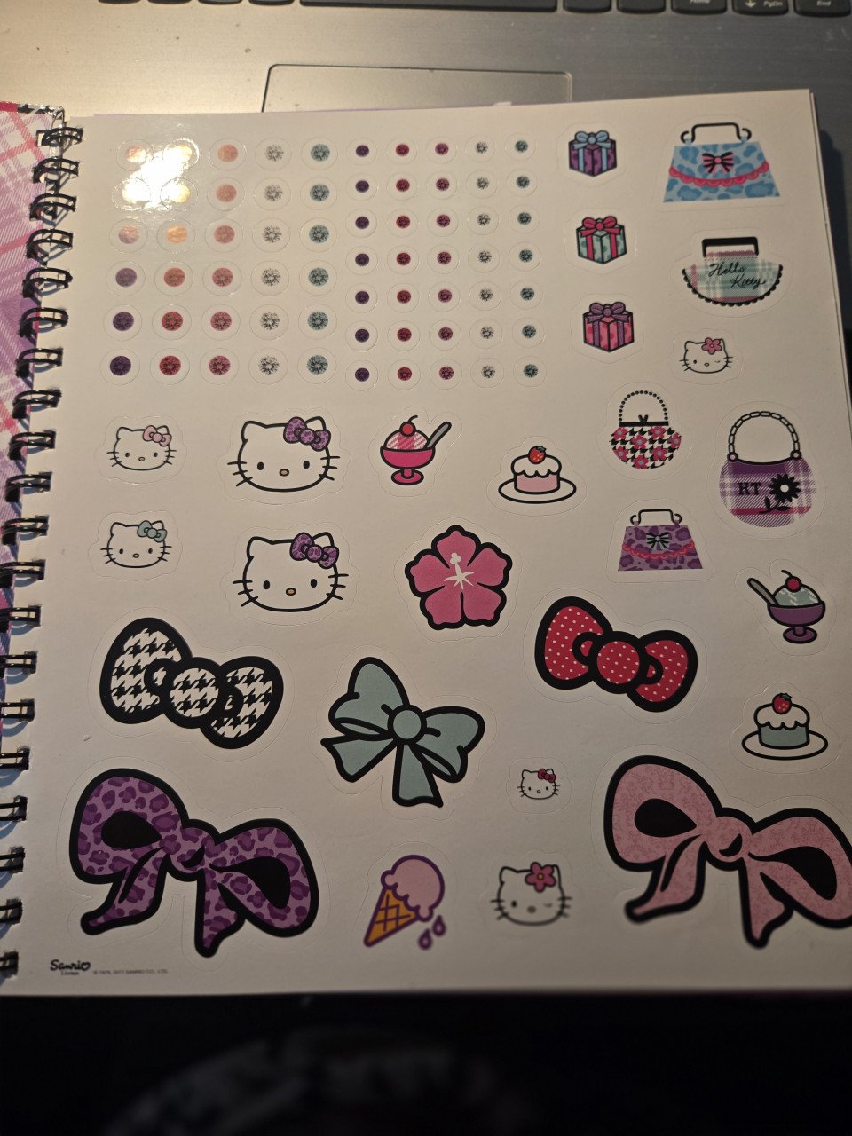 Hello Kitty Design Studio en Ringmap 24-rings A4