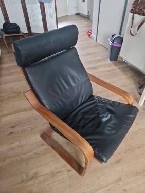 Gratis - Comfortabele stoel en voetenbankje
