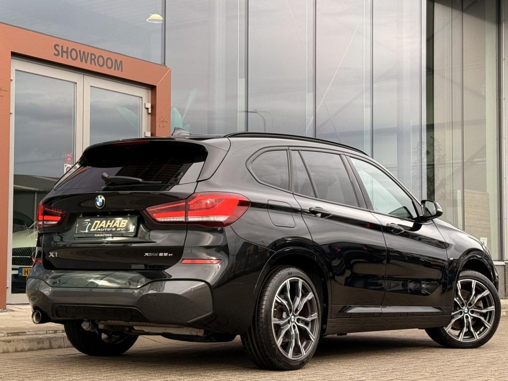 BMW X1 xdrive25e high executive m-sport | led | afn trekhaak | stoelverwarm
