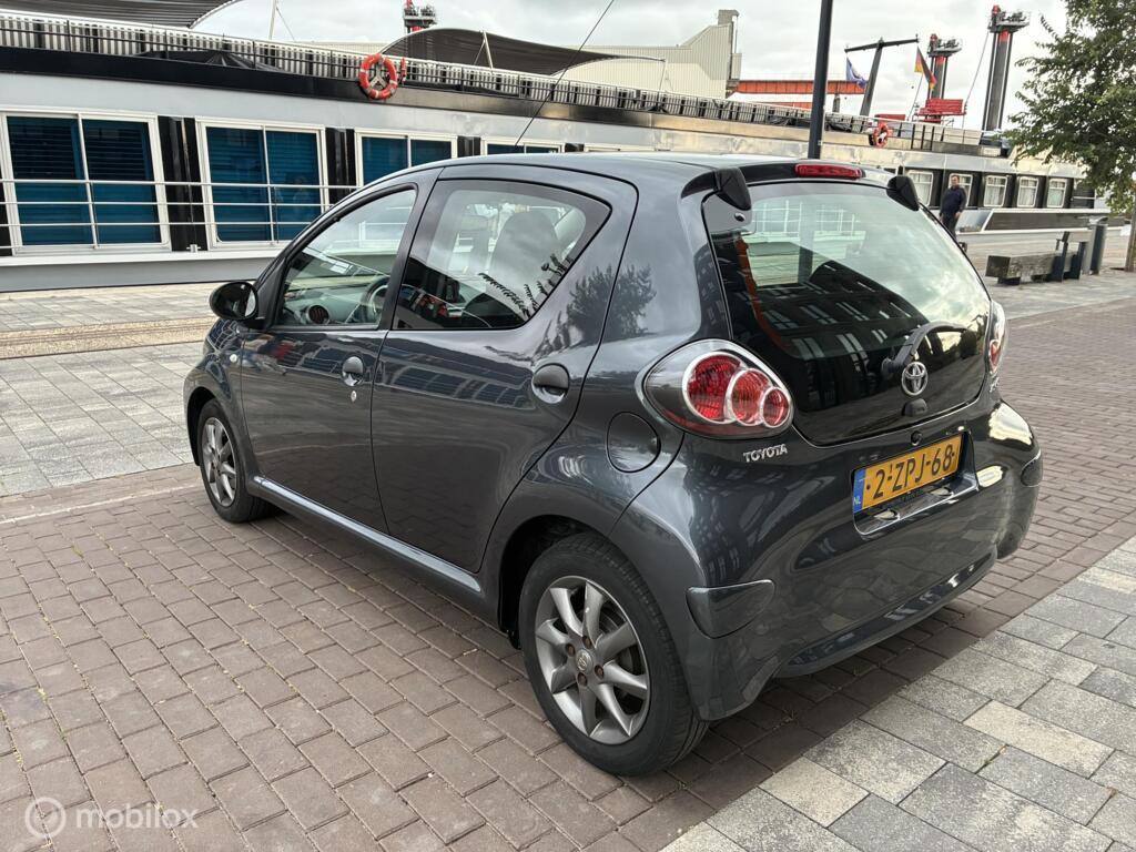 Toyota Aygo 1.0 VVT-i Tomtom Go Airco km116.001 Nap 5Deurs BJ2013