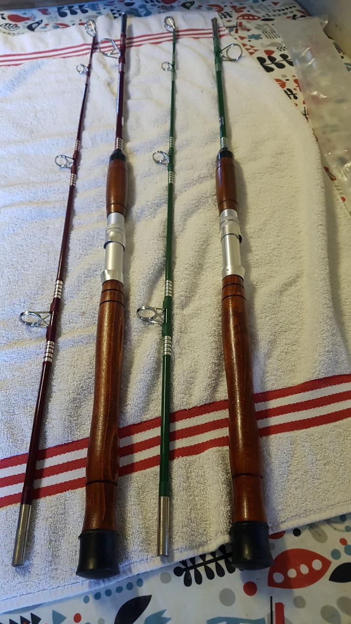 Nog 3 stevige rode boothengels voor de knijters op zee te vangen.