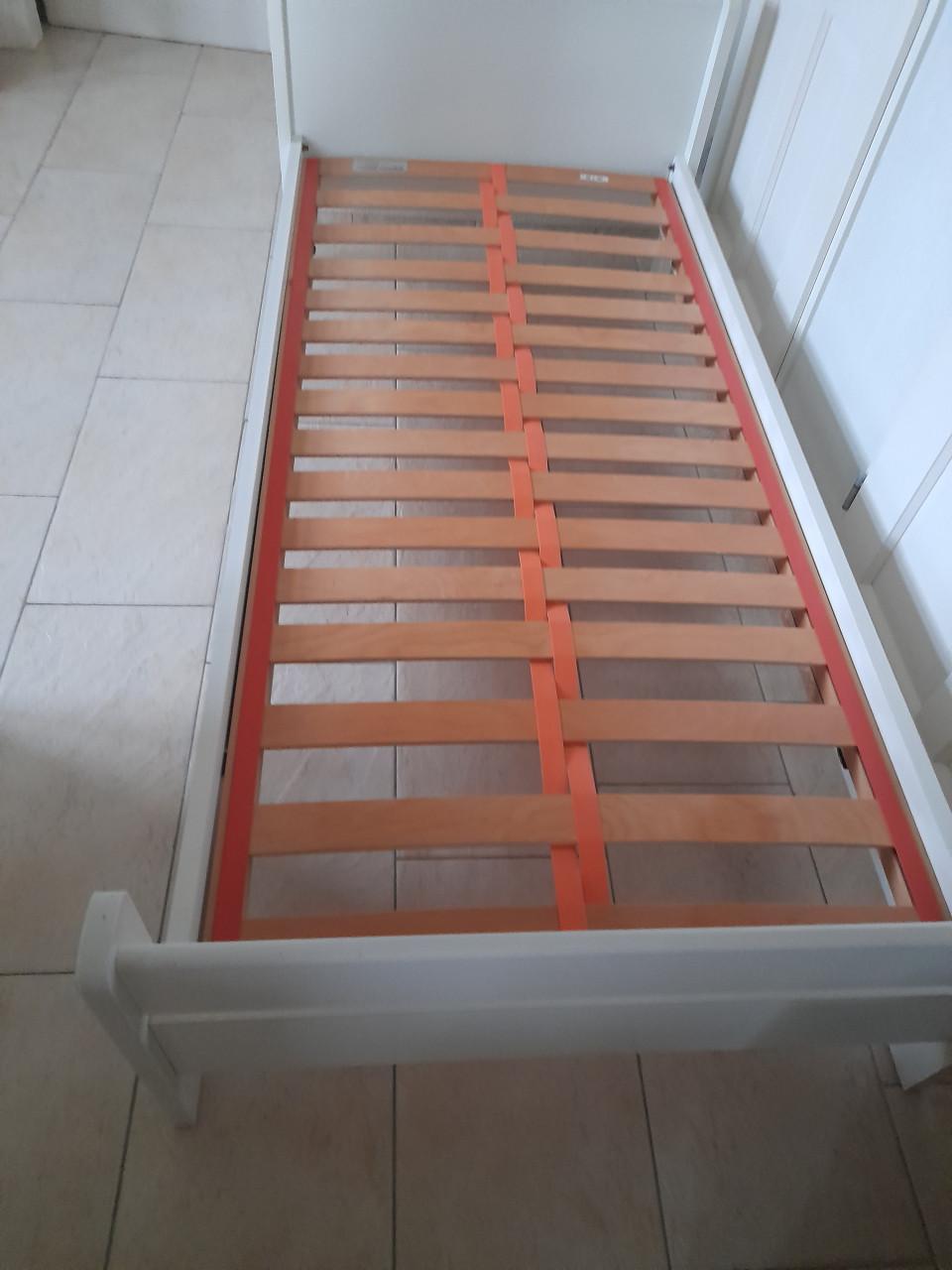 1 Persoons bed 90 x 200 (in goede staat