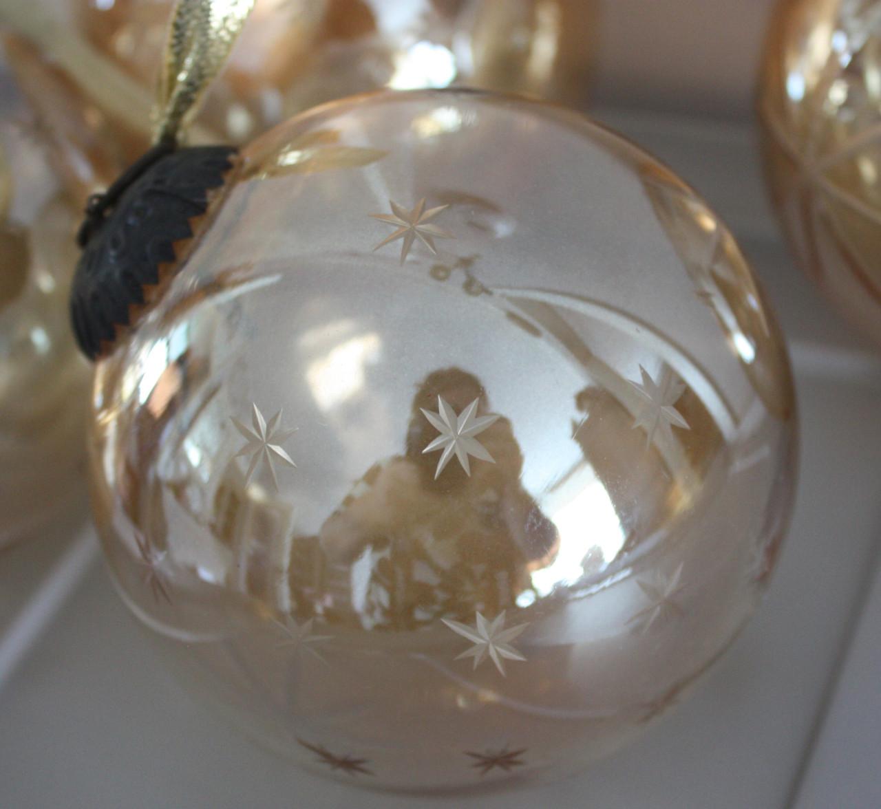 Set van 4 mooie transparante bruin met gegrafeerde ster kerstbalen