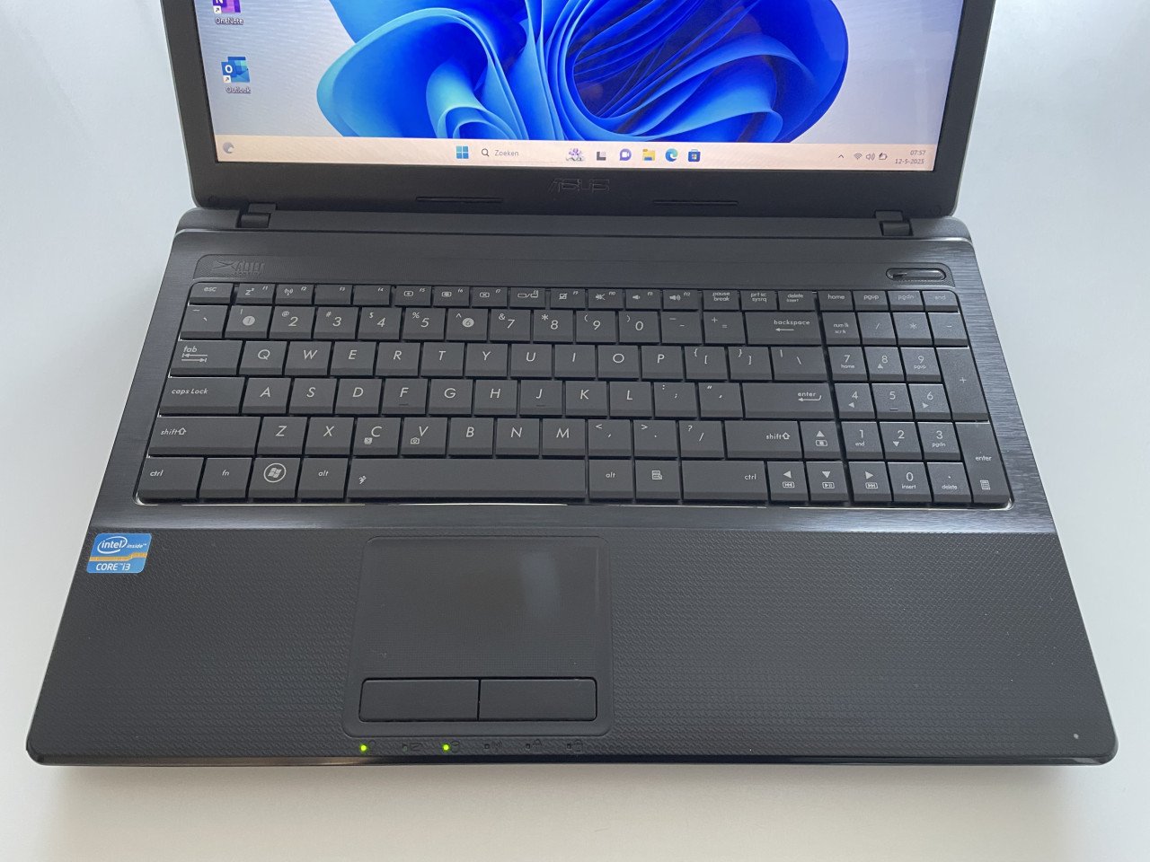 Asus 15 inch Windows 11 SSD - met Office pakket