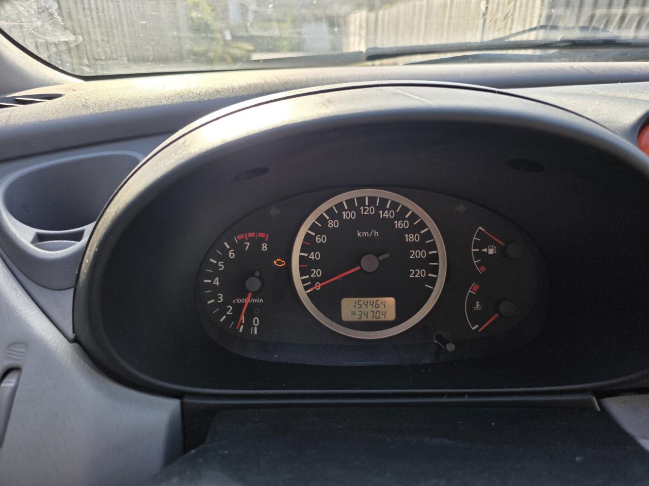 Nissan almera tino 1.8 2003 154464km APK 31-10