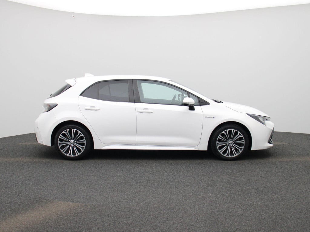 Toyota Corolla 2.0 hybrid dynamic | automaat | lmv | cruise control | stoel