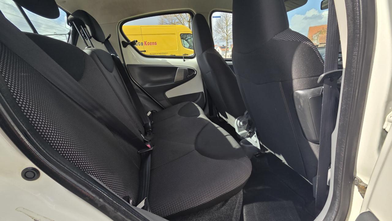 Aygo 1.0-12V Comfort Navigatie | 2012 | AIrco | 5-Deurs | NAP | APK 3-2027