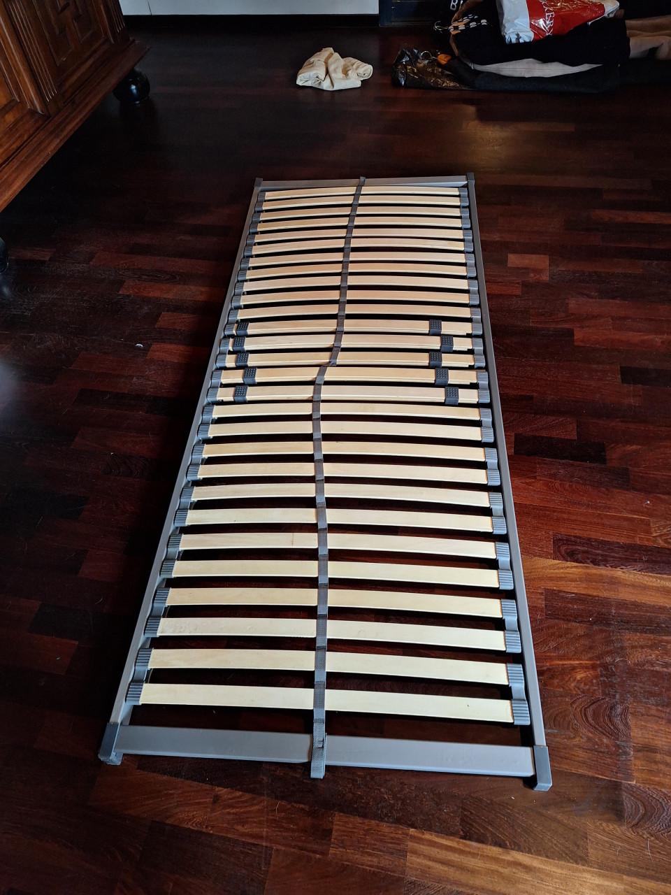 Twee lattenbodem´s 80 x 200