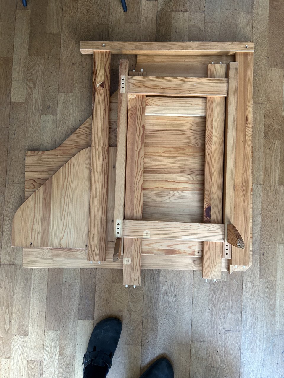 Grenenhouten bureau