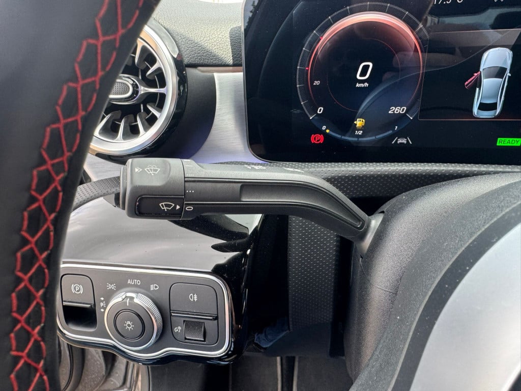 Mercedes-Benz A-Klasse 250 e business solution amg limited