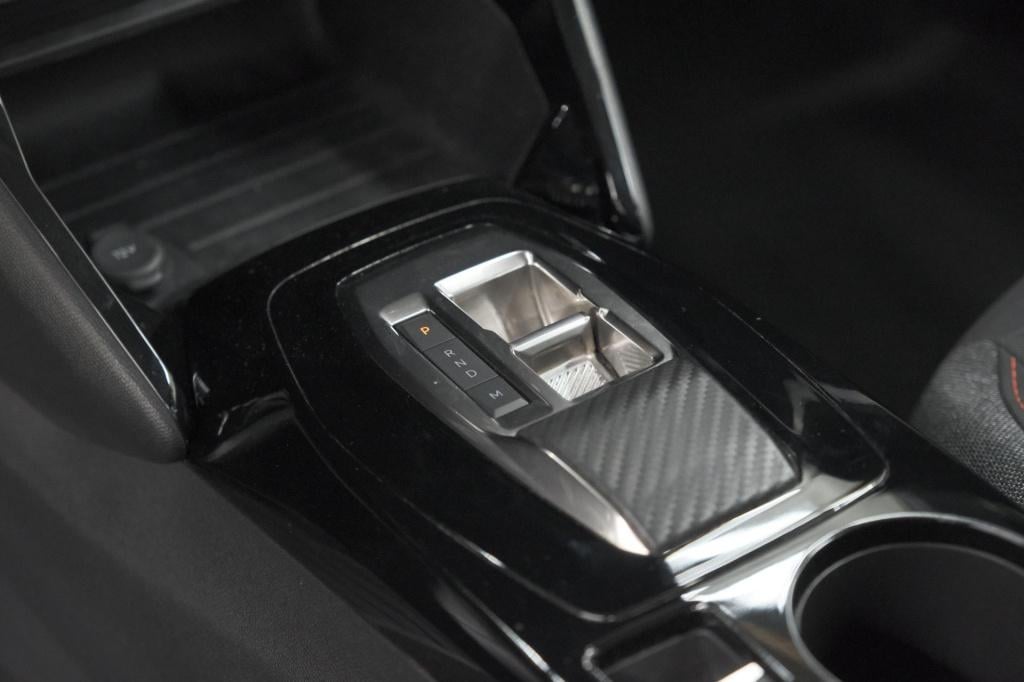 Peugeot 208 puretech 100 eat8 allure | navigatie | parkeersensoren | cruise