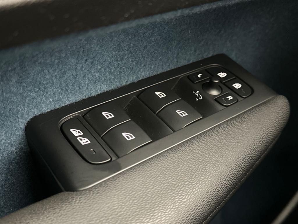 Volvo XC40 t5 262pk recharge ultimate dark | adap.cruise| panodak| trekhaak