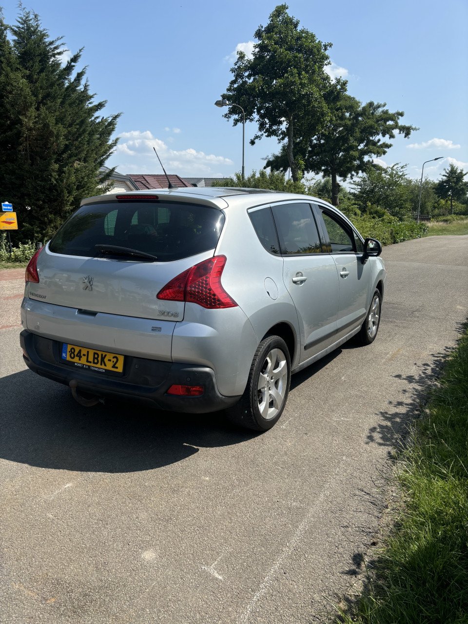 Peugeot 3008 met een voljaar apk!