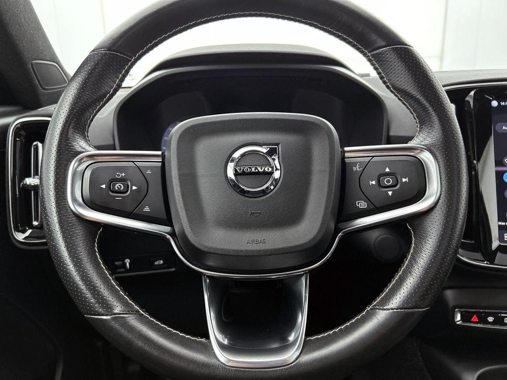 Volvo XC40 recharge p8 awd r-design | panoramadak | trekhaak | harman kardo