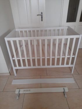 SUNDVIK Babybedje, wit, 60x120 cm ( in goede staat )
