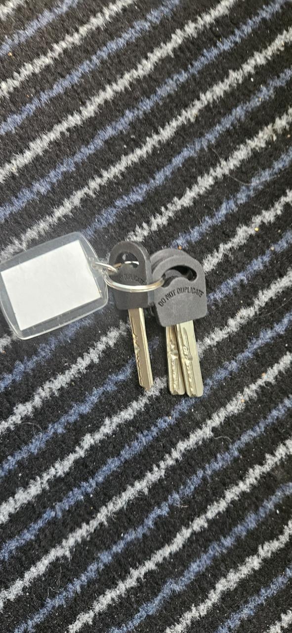 Gele parkeerbeugel met sleutels, HSP Type 007