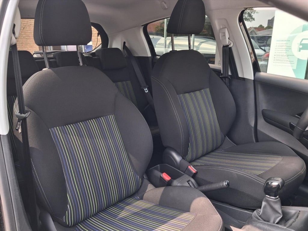 Peugeot 208 urban soul 1.2 pt-82pk 5d trekhaak | navigatie | airco | cruise
